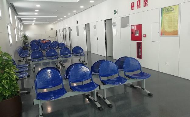 Sala de espera del centro de salud de Bola de Oro.