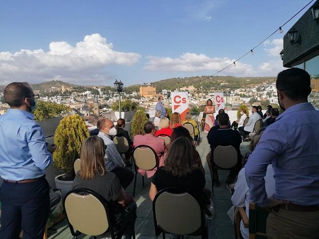 Bosquet, durante su encuentro con militantes este jueves en Granada.