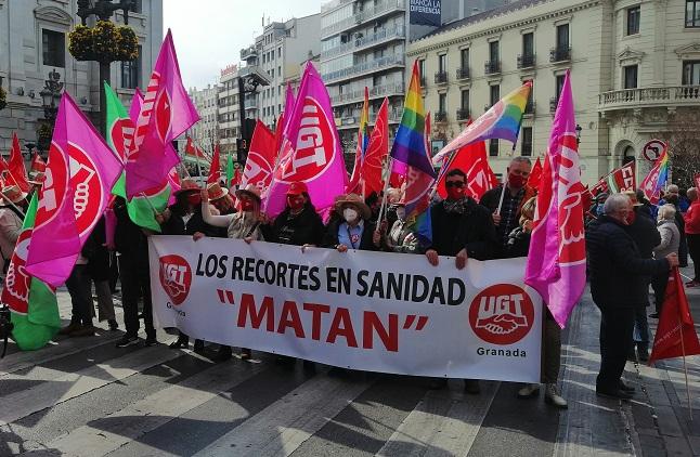 Una de las numerosas pancartas en la manifestación de este sábado para defender la sanidad pública.