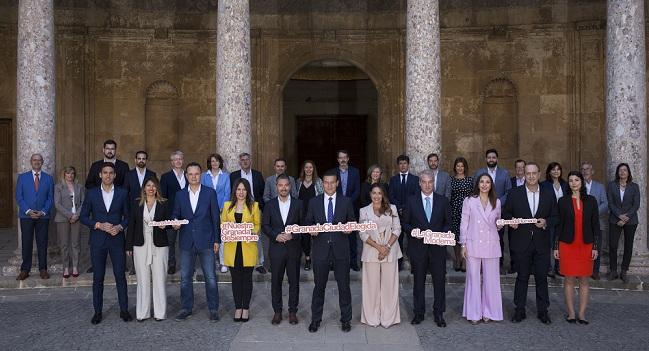 Integrantes de la candidatura, en el Palacio de Carlos V.