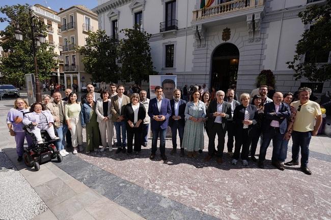 cuenca con los integrantes de su candidatura. 