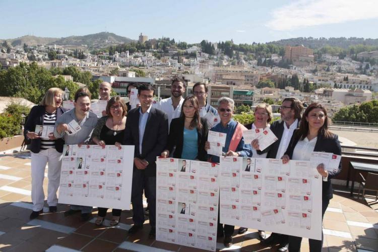 Paco Cuenca, junto a integrantes de su candidatura.