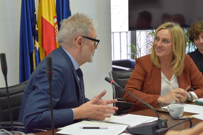 La alcaldesa de Granada y el alcalde de Lleida, presidenta y vicepresidente de la Comisión de Vivienda y Urbanismo de la FEMP. Marifrán Carazo y Félix Larrasa i Piqué.