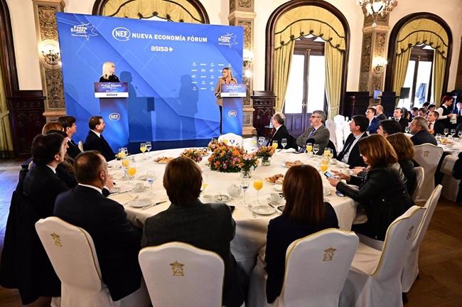 Desayuno informativo con la alcaldesa de Granada, Marifrán Carazo.