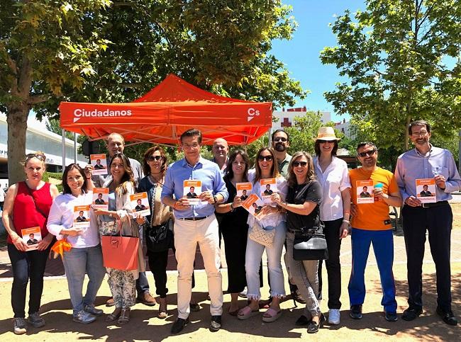 Ciudadanos ha instalado una carpa en Joaquina Eguaras.