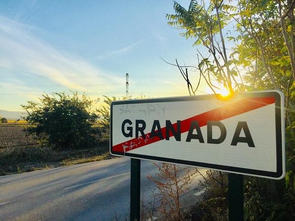 Cartel indicando la salida de Granada. Cartel indicando la salida de Granada.