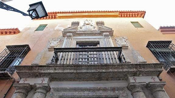 Fachada de la Casa Ágreda. Fachada de la Casa Ágreda.