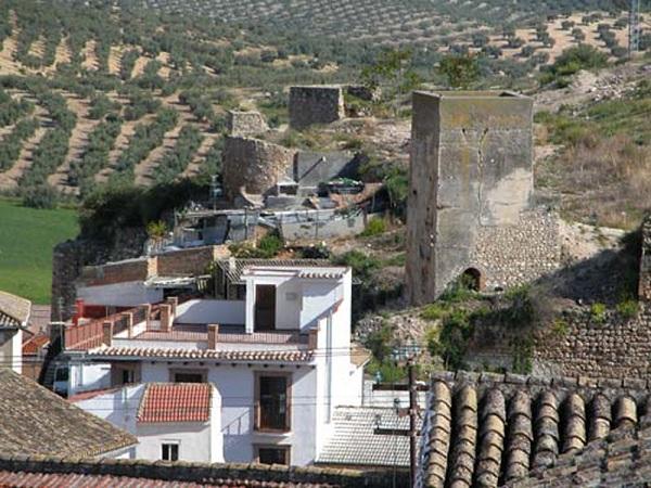 Primera fase de obras en el castillo de Íllora Primera fase de obras en el castillo de Íllora.