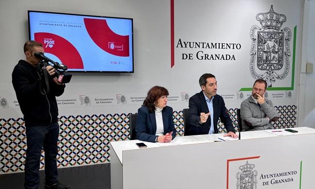Eduardo Castillo, junto a Eva Fernández y Juanjo Ibáñez.