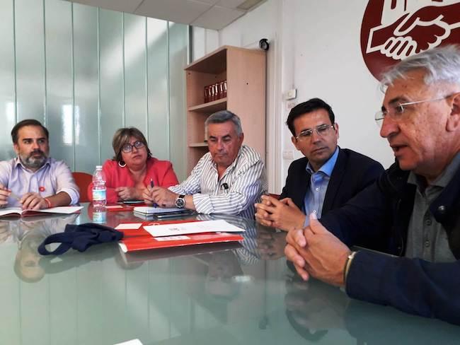 Los dirigentes de CCOO y UGT, en su reunión con la candidatura socialista.