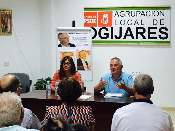 Chema Rueda en un de sus encuentros con militantes.