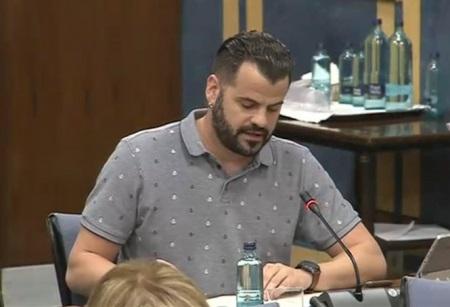 Jesús Fernández en una comisión parlamentaria. Jesús Fernández en una comisión parlamentaria.