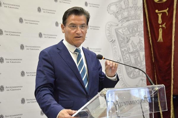 Luis Salvador. 