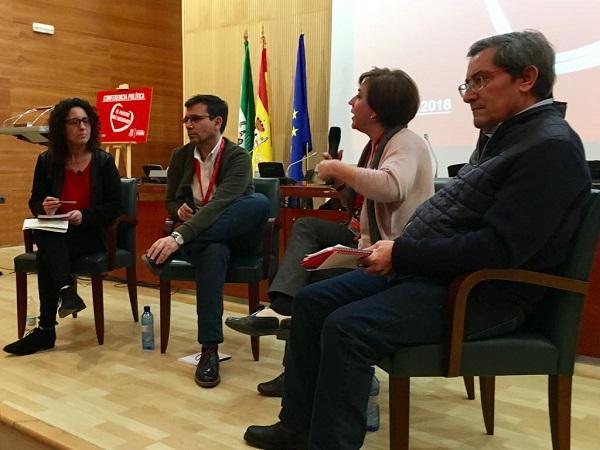 Cuenca, García y Entrena debaten durante la Conferencia Política moderados por la secretaria de Comunicación de la Ejecutiva Local.