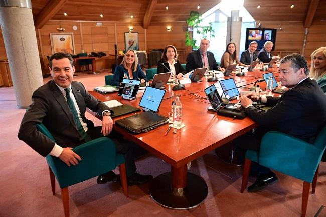 Reunión ordinaria del consejo de gobierno de la Junta en Sierra Nevada.