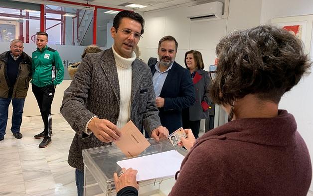 Cuenca deposita su voto. 