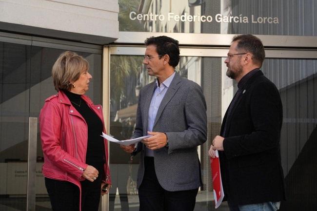 Cuenca, este miércoles, junto a María Leyva y Juanjo Ibáñez.