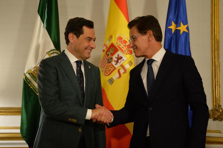 Moreno y Salvador cuando el presidente andaluz recibió al alcalde de Granada el 9 de julio de 2019.