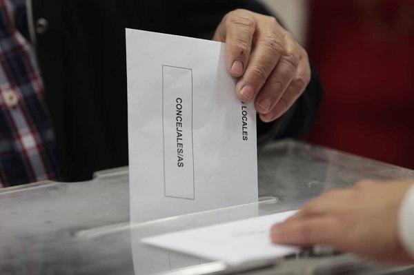 Papeletas en los pasados comicios municipales de 2015.