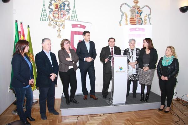 Entrena, junto al gobierno provincial socialista. Entrena, junto al gobierno provincial socialista.