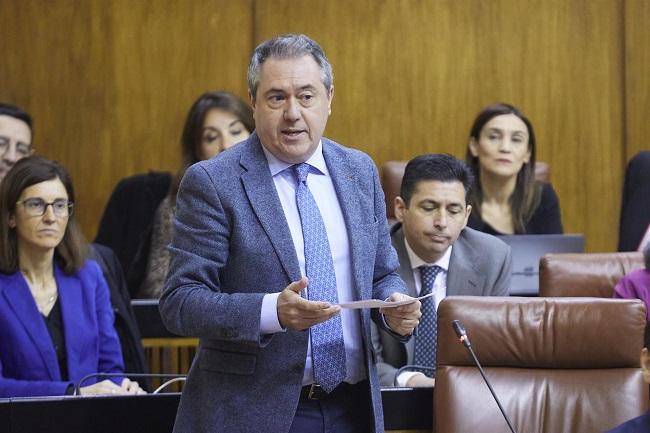 El secretario general del PSOE de Andalucía y presidente del Grupo Socialista, Juan Espadas, en una foto de archivo en el Parlamento andaluz.