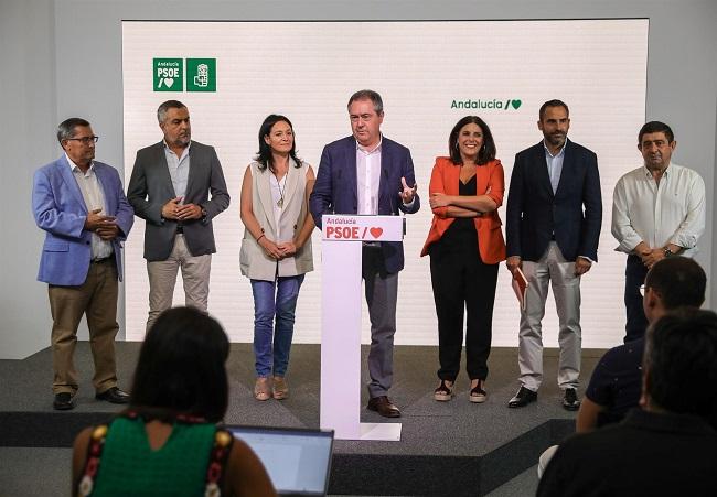 Espadas, con los secretarios provinciales del PSOE.