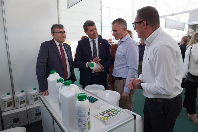 Pedro Fernández durante su visita a ExpoCherry.