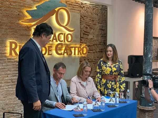 Firma del acuerdo en Motril.