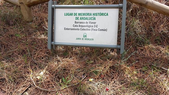 Detalle de una de las fosas del Barranco de Víznar.