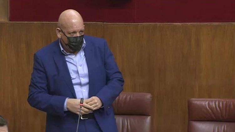 Gerardo Sánchez, en el pleno del Parlamento.
