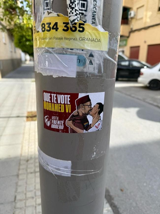 Pegatina del partido ultra con un mensaje xenófobo.