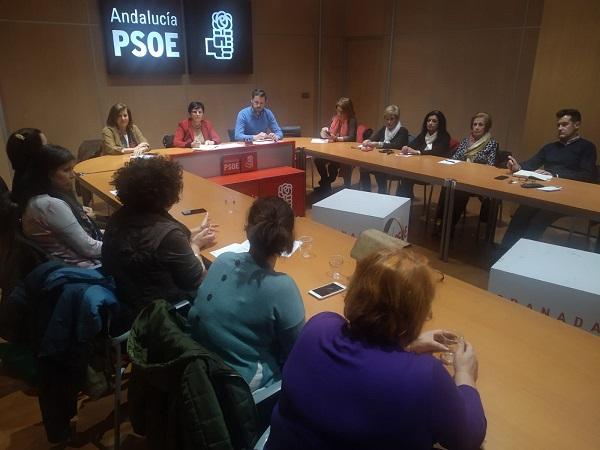 Encuentro del PSOE con asociaciones dedicadas a la lucha contra la violencia de género y la exclusión.