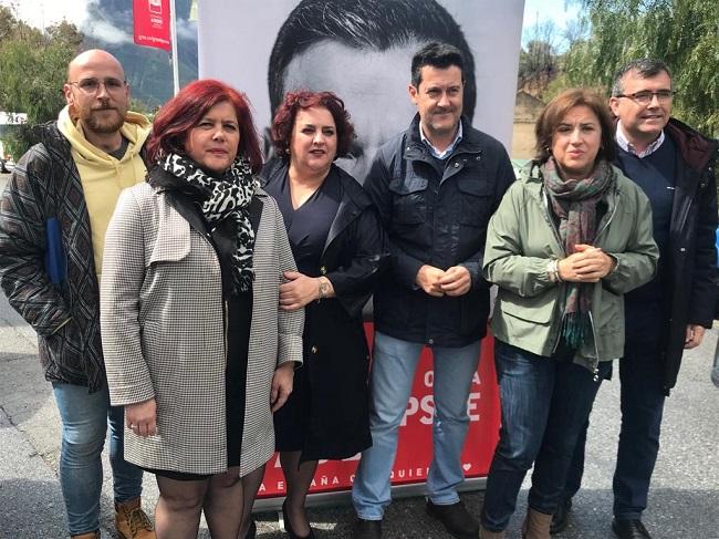 Los candidatos socialistas han visitado la feria Hecho en la Alpujarra.