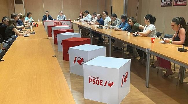 Reunión de representantes del PSOE y de UPTA.