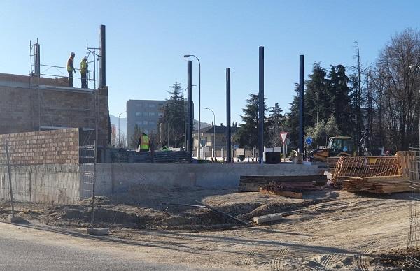 Imagen de la gasolinera en construcción.