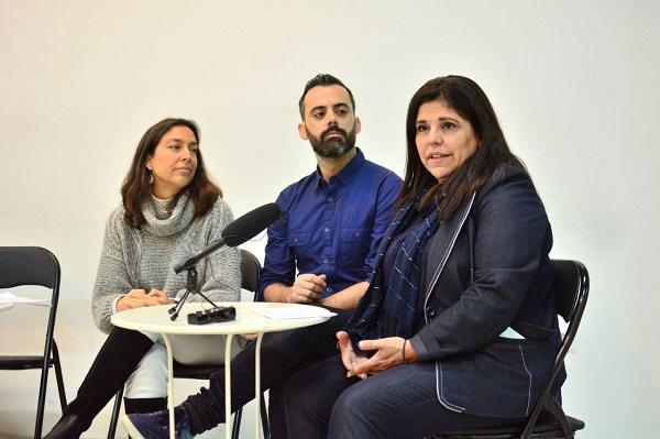 Araceli Torres (d) con Manuel Merino y Mayte Olalla.