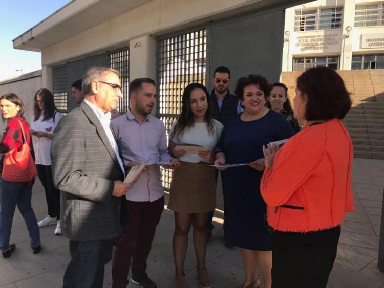 Los socialistas han comenzado la campaña en Fuentenueva. Los socialistas han comenzado la campaña en Fuentenueva.