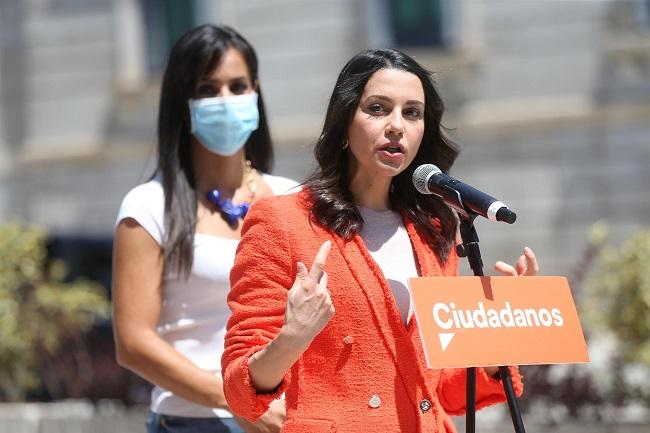 Inés Arrimadas en un acto con Begoña Villacís.