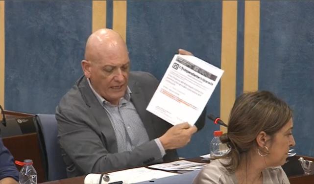 Gerardo Sánchez, durante la Comisión de Cultura del Parlamento.