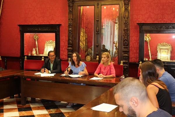 Rocío Díaz con Antonio Granados y Raquel Fernández.