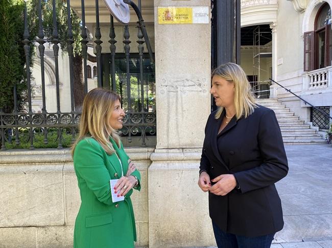 Las senadoras Eva Martín e Inmaculada Hernández.