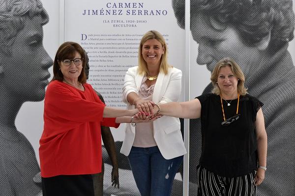 Inmaculada Hernández junto a Rosa Gamero y Gema González.