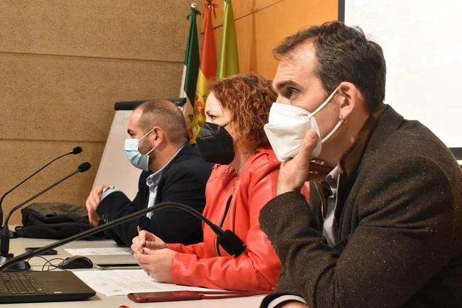Toni Valero, este lunes, en el encuentro en defensa del río Genil.