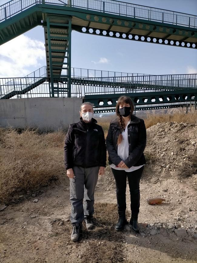 La coordinadora local con la portavoz municipal de IU en la localidad. 