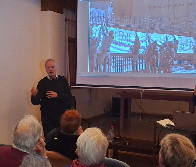 El fotoperiodista, en un momento de la charla.