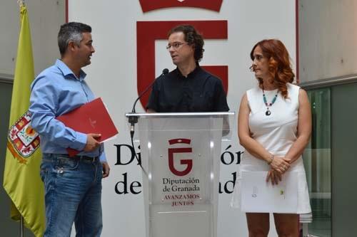 Los diputados provinciales de IU con el coordinador provincial. Los diputados provinciales de IU con el coordinador provincial.