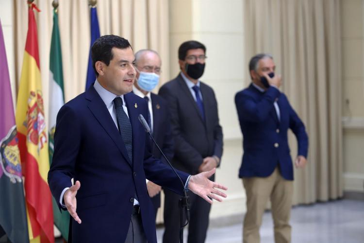 Juan Manuel Moreno, en el Ayuntamiento de Málaga.