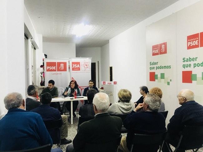 Acto de los socialistas en Lanjarón, con Elvira Ramón.