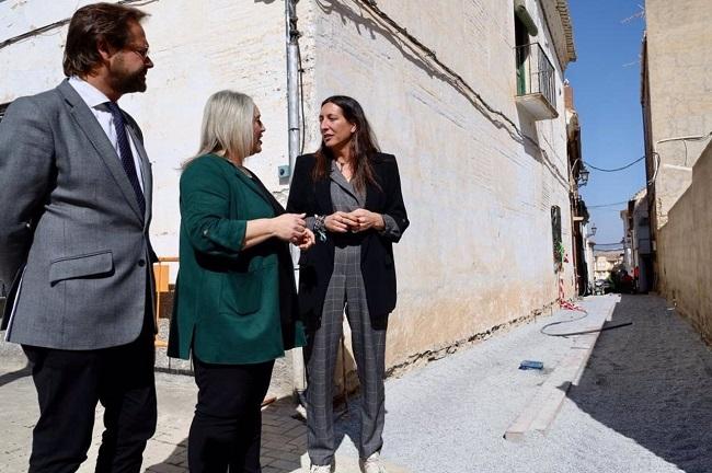 Antonio Granados, María Merinda Sádaba y Loles López.