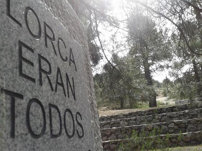 Monumento en el Barranco de Víznar.